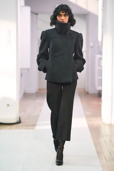 Look 3